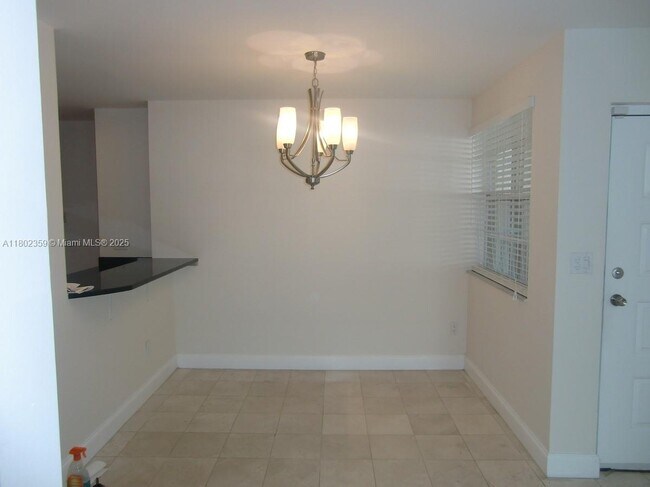 Building Photo - 2881 N Oakland Forest Dr