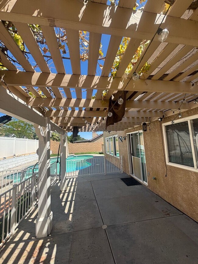Building Photo - 40067 Villa Moura Dr
