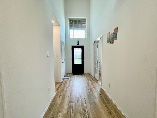 Building Photo - 31603 Rosebud Vly Ln