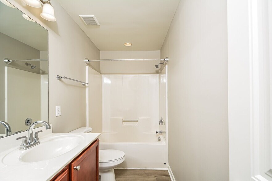 Building Photo - 2203 Sunny Cove Dr