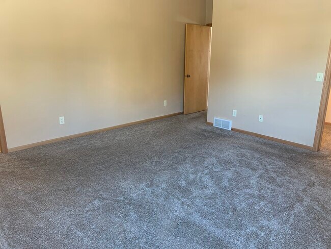 Building Photo - 238 Wind Stone Dr