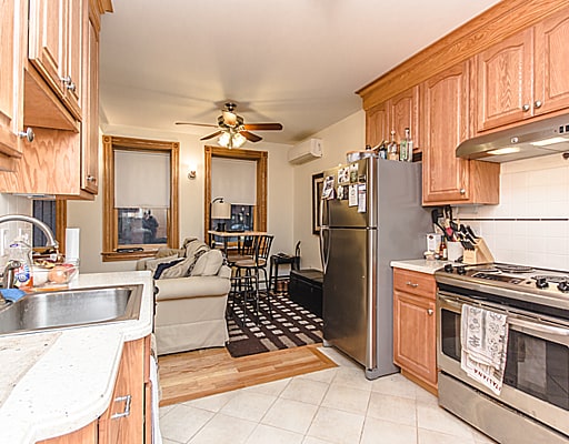 Building Photo - 137 Charles St