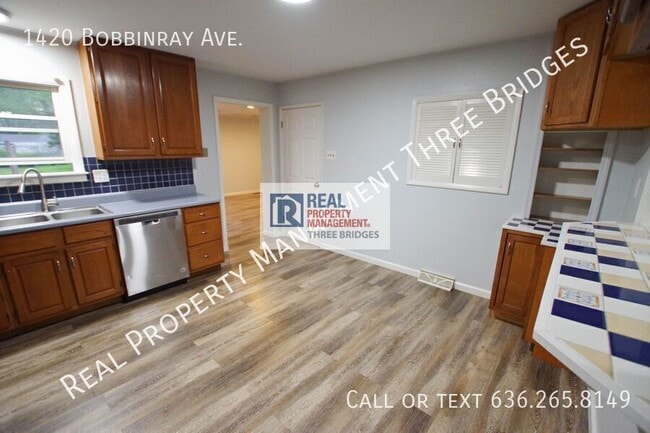 Building Photo - 1420 Bobbinray Ave