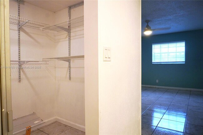 Building Photo - 4140 NW 44th Ave
