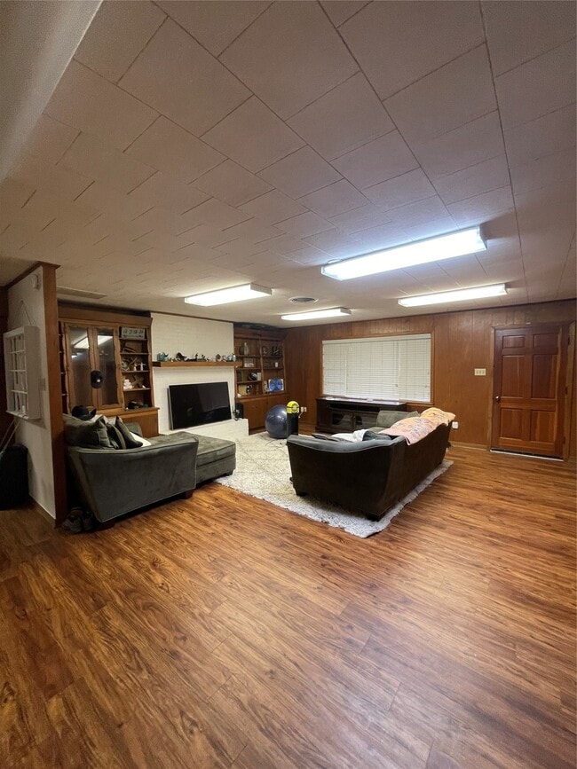 Building Photo - 2301 TX-19