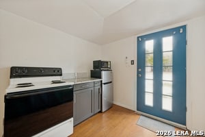 Building Photo - 123 Rodena St