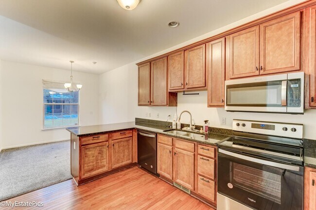 Building Photo - 41101 Maplewood Drive