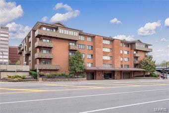 Building Photo - 250 S Brentwood Blvd