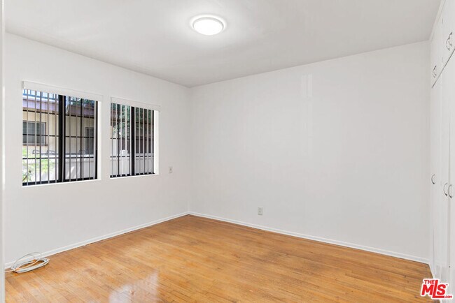 Building Photo - 1124 San Rafael Ave