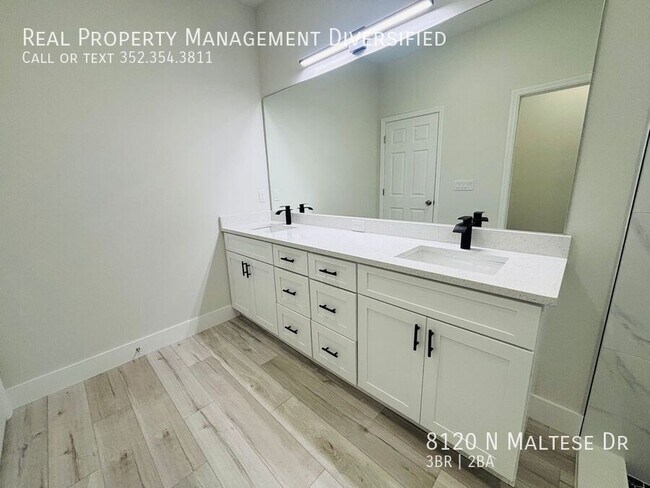 Building Photo - 8120 N Maltese Dr