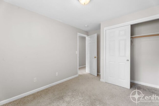 Building Photo - 5113 NE 77th Ave