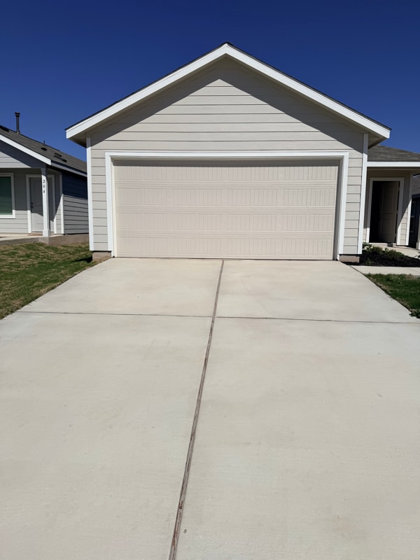 Building Photo - 208 Skyfire St