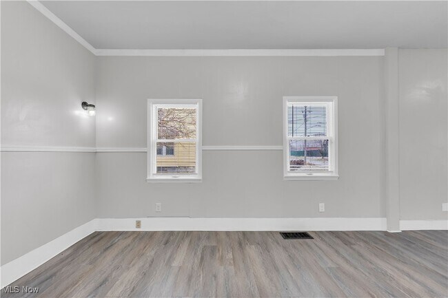 Building Photo - 14917 Darwin Ave