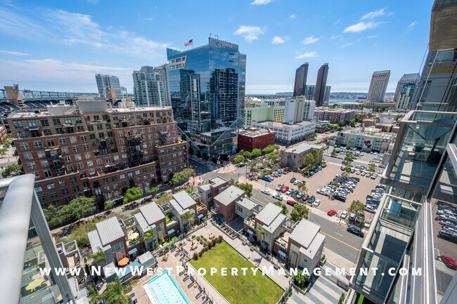 Building Photo - Stunning Fully Furnished East Village 2 Be...