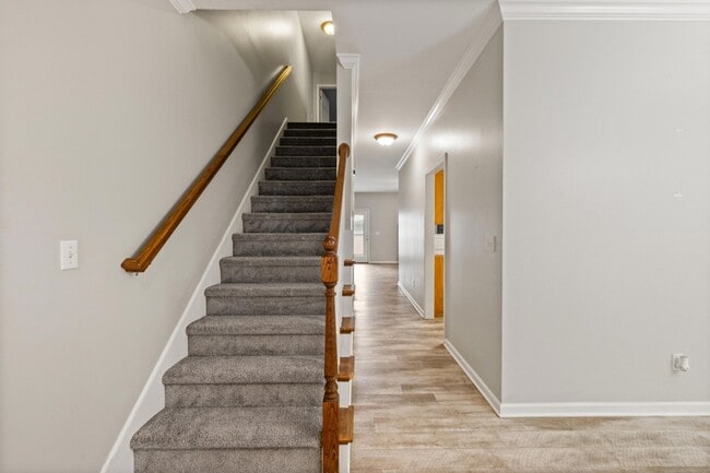 Building Photo - 377 Church St