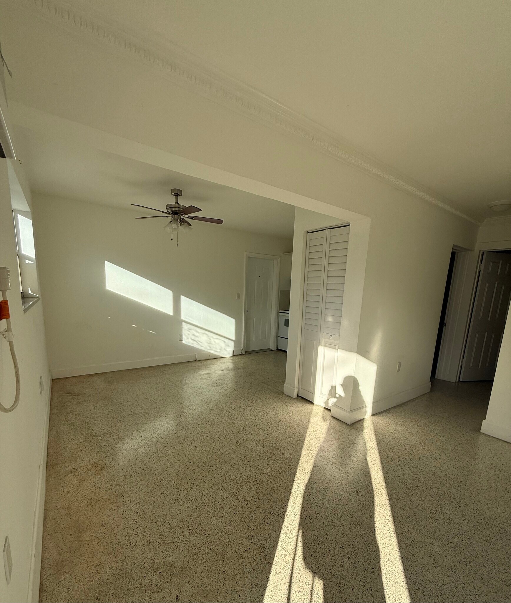 Building Photo - 585 SW 13th Ave