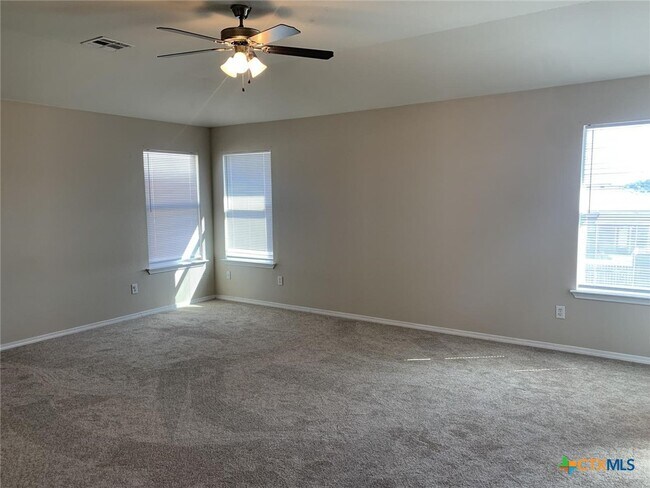 Building Photo - 5506 Bridgewood Dr