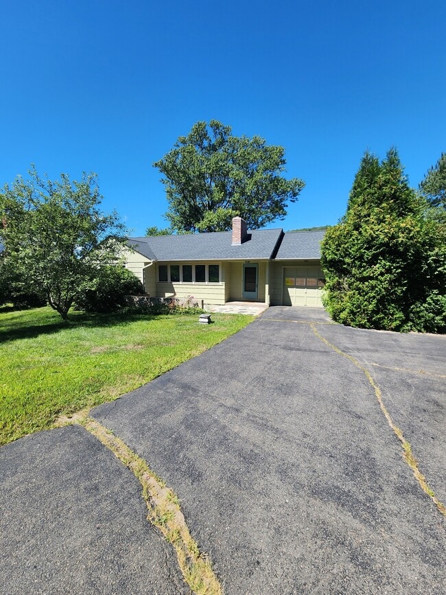 Primary Photo - 204 Stafford Rd