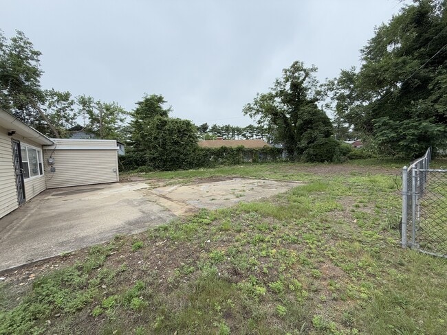 Building Photo - 7 Sherwood Ln