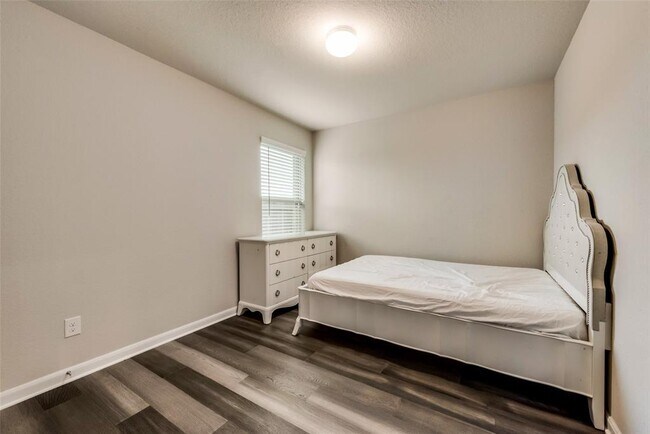 Building Photo - 18403 Grayson Blf Wy