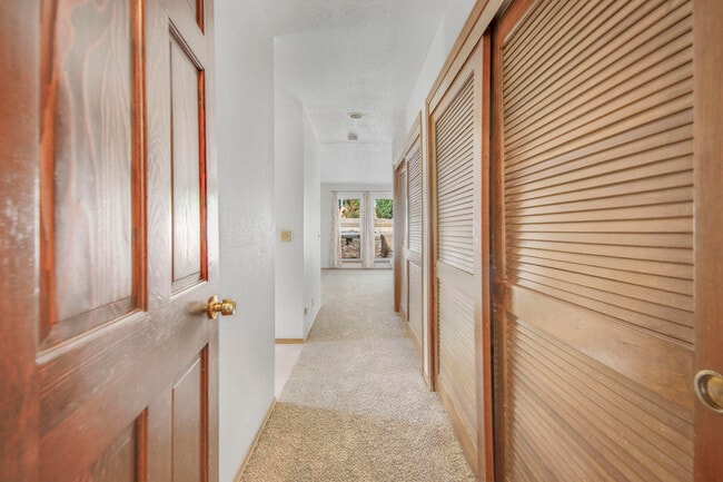 Building Photo - 2503 Brentwood Dr