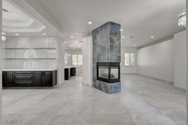 Building Photo - 2132 Lookout Point Cir