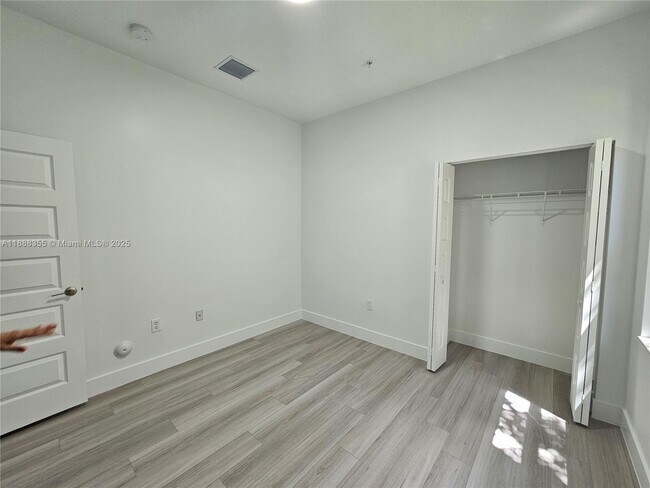 Building Photo - 7831 NW 104th Ave