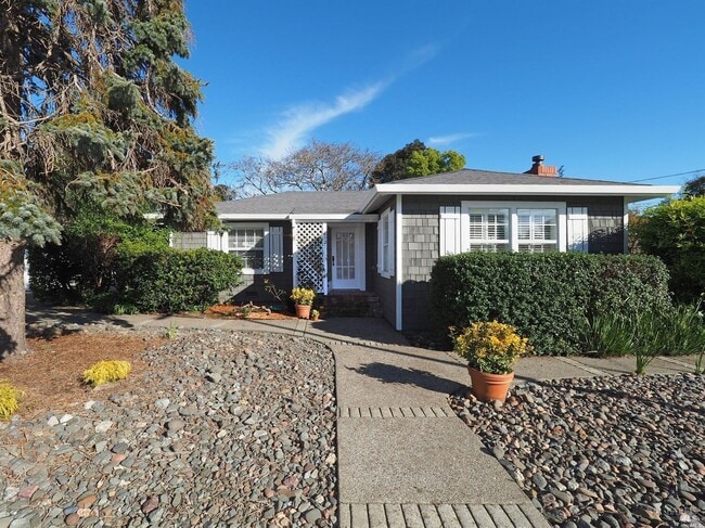 Building Photo - 612 Codding Dr