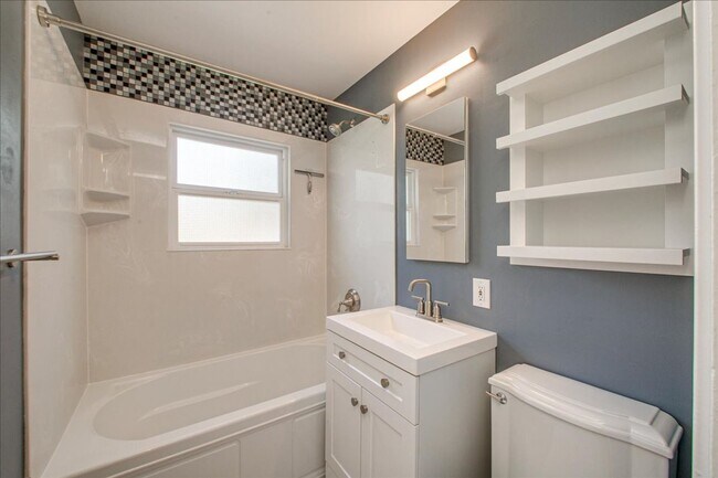 Building Photo - Adorable Corner Lot Home in North End
