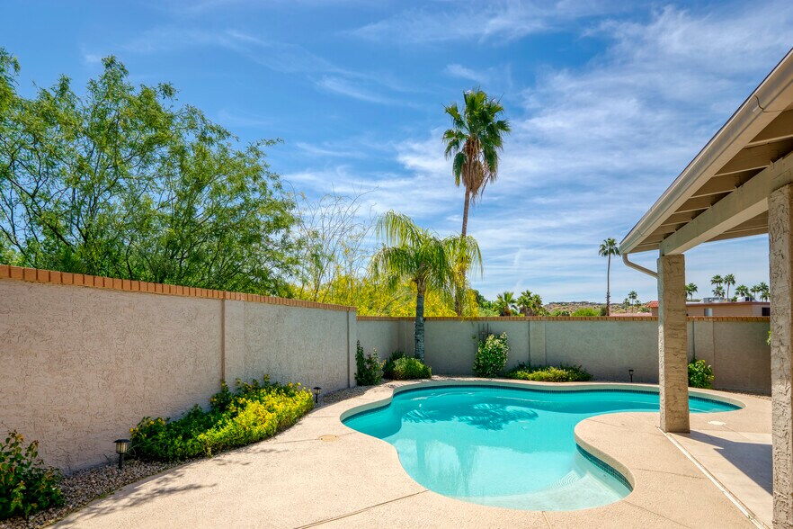 Building Photo - 14481 N Kings Way