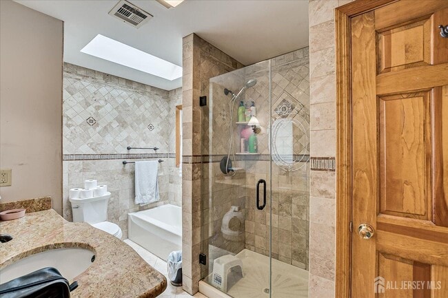 Building Photo - 23 Cardownie St