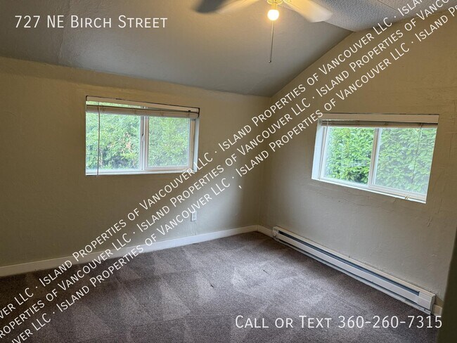 Building Photo - 727 NE Birch St