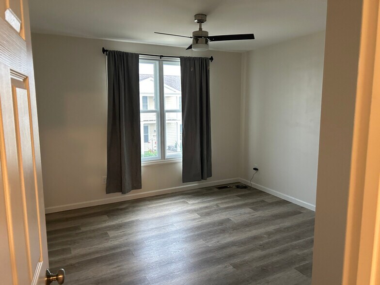 Building Photo - 5017 Freehold Rock Dr