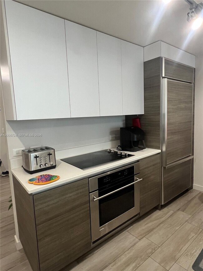 Building Photo - 1100 S Miami Ave