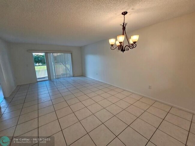 Building Photo - 9537 Weldon Cir
