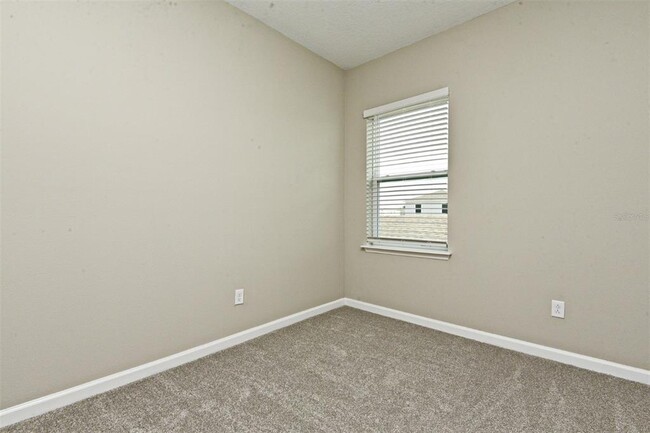 Building Photo - 627 Bayhawk St