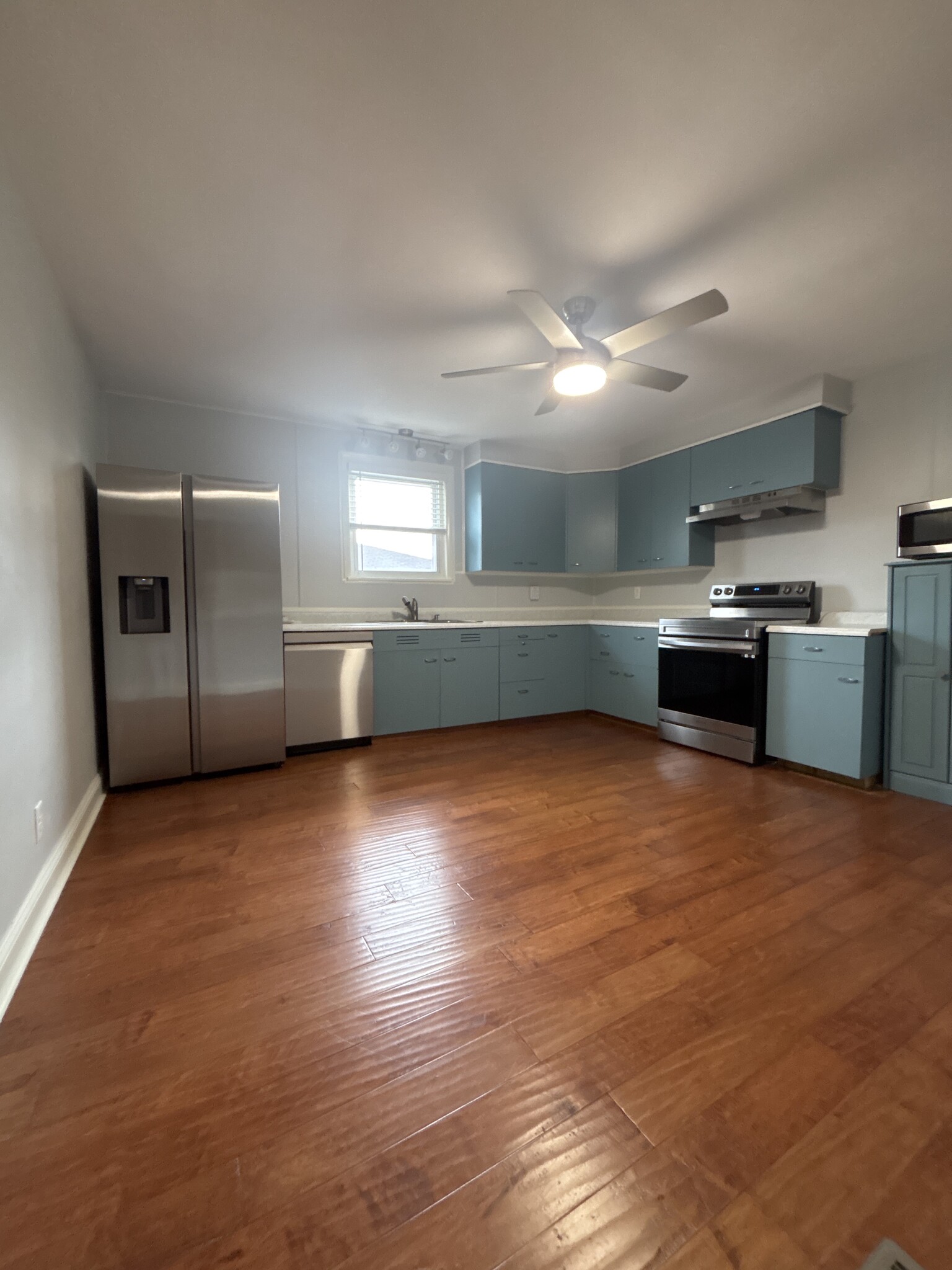 Building Photo - 866 Harlan St