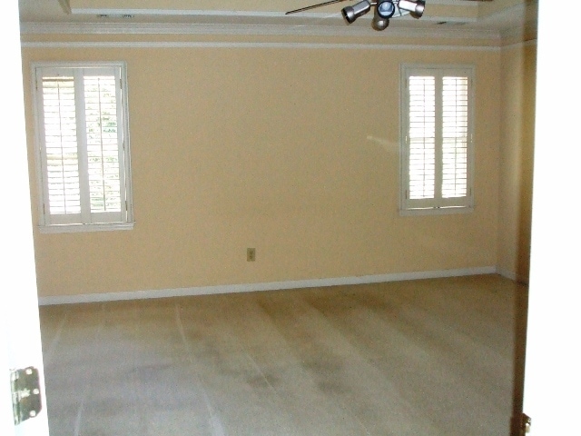 Building Photo - 2562 Oakwood Trce