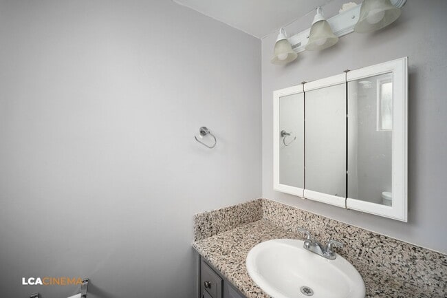 Building Photo - 322 Decatur St