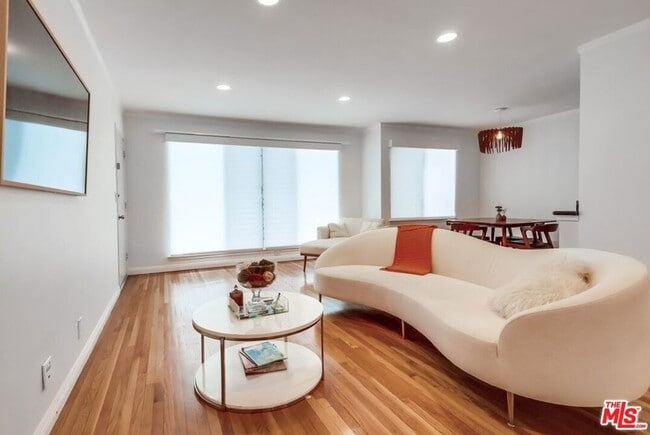 Building Photo - 1275 Havenhurst Dr