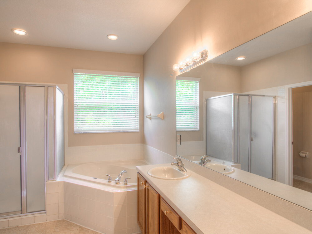 Building Photo - 14200 Viburnum Ln