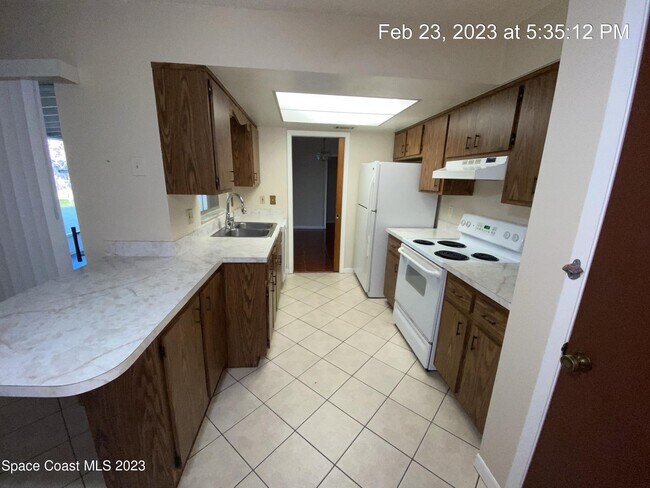 Building Photo - 304 Darrow Ave