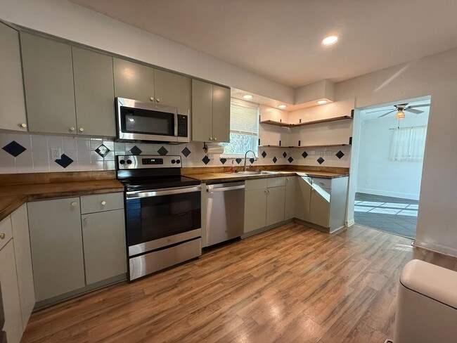 Building Photo - Charming 3-bedroom, 2-bathroom home