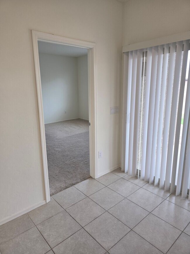 Building Photo - Like-New Home in Southeast Tucson’s Most Desirable Neighborhood!