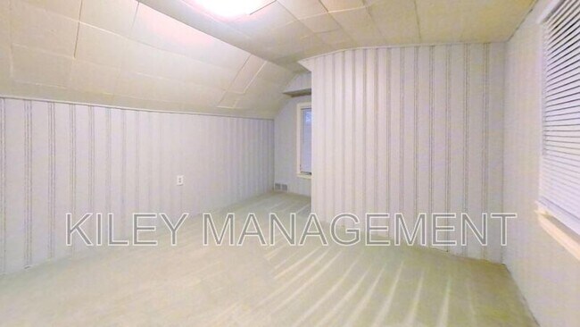 Building Photo - 11376 Rivard Ave