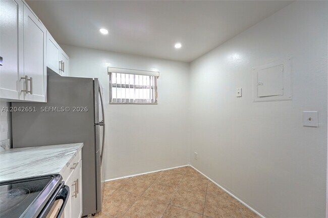 Building Photo - 1200 NW 87th Ave