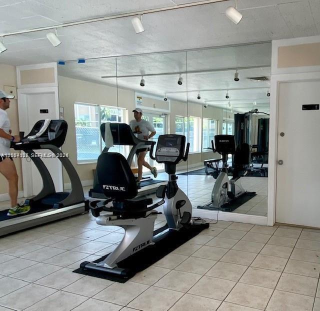 Building Photo - 7470 Miami Lakes Dr