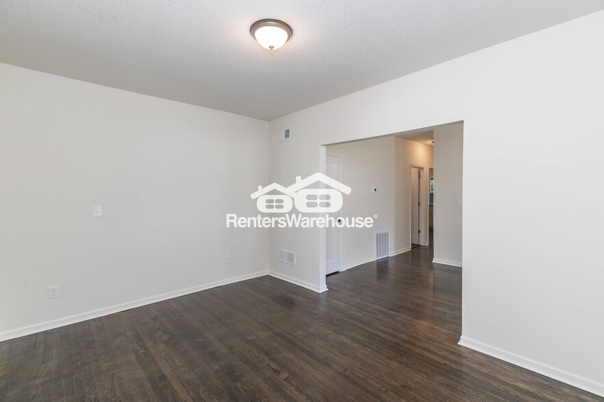 Building Photo - 2305 E 37th St