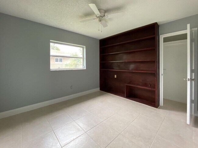 Building Photo - 11138 Ladino St