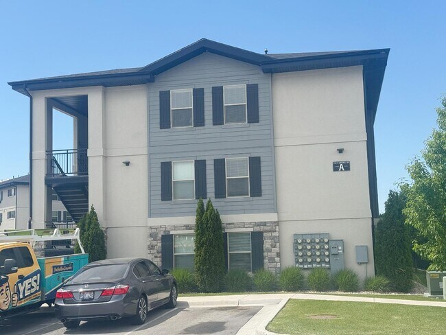 Building Photo - 1700 Sandhill Rd